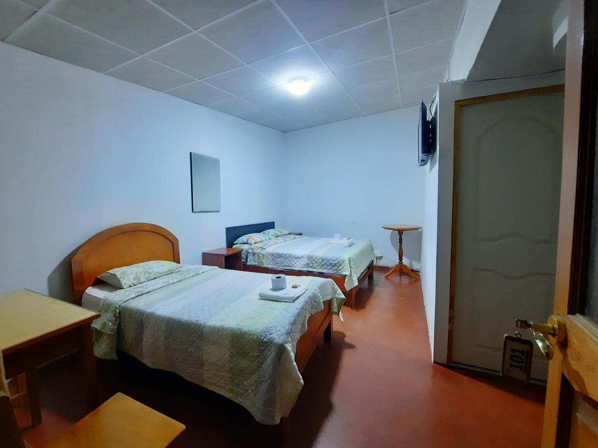 Hostal Dulzura Caraz Zewnętrze zdjęcie