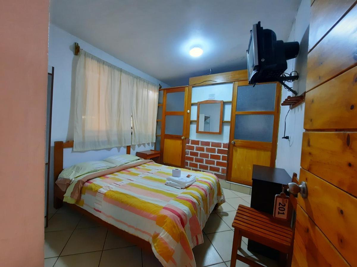 Hostal Dulzura Caraz Zewnętrze zdjęcie